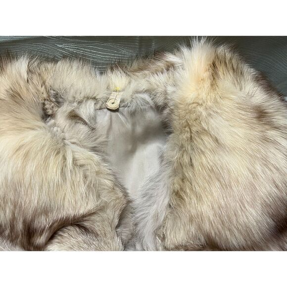Vintage Silver Fox fur swing/cape coat with removable stole. Unsized. - Picture 15 of 15